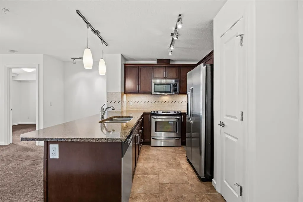 310 Mckenzie Towne Gate SE #1211