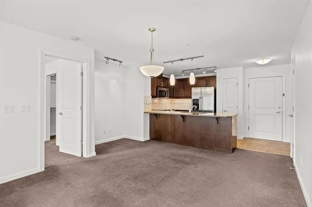 310 Mckenzie Towne Gate SE #1211