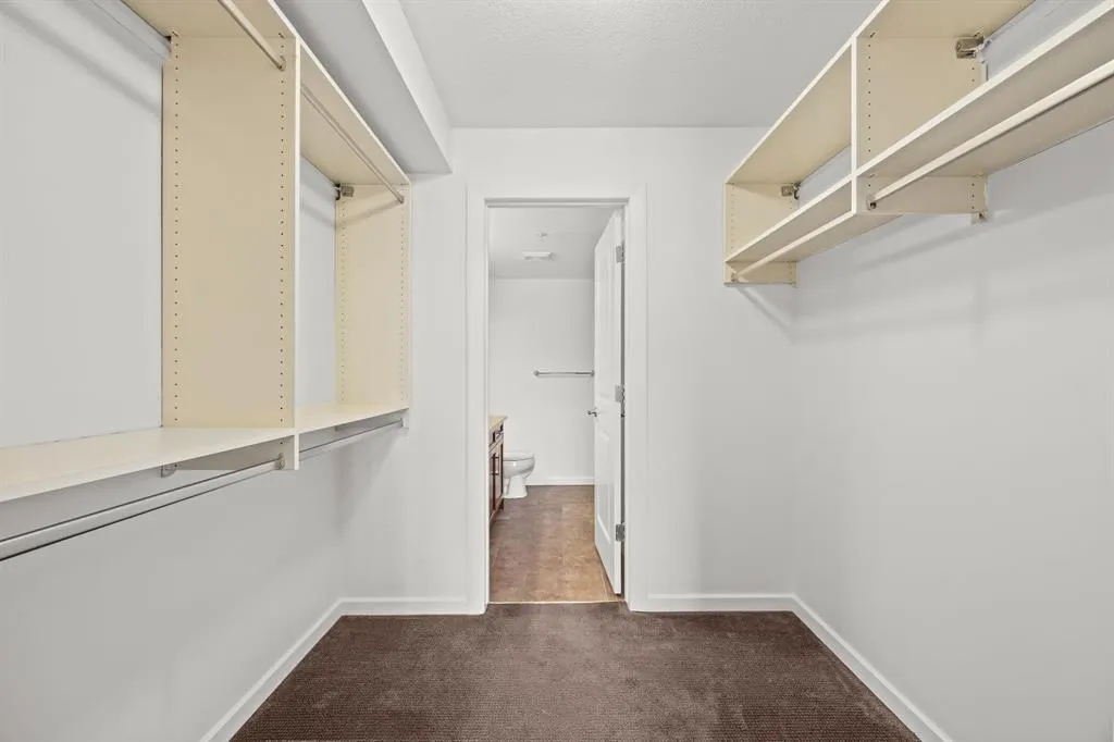 310 Mckenzie Towne Gate SE #1211