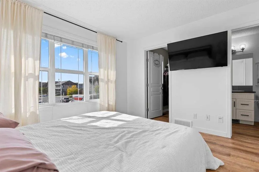 43 Masters Square SE