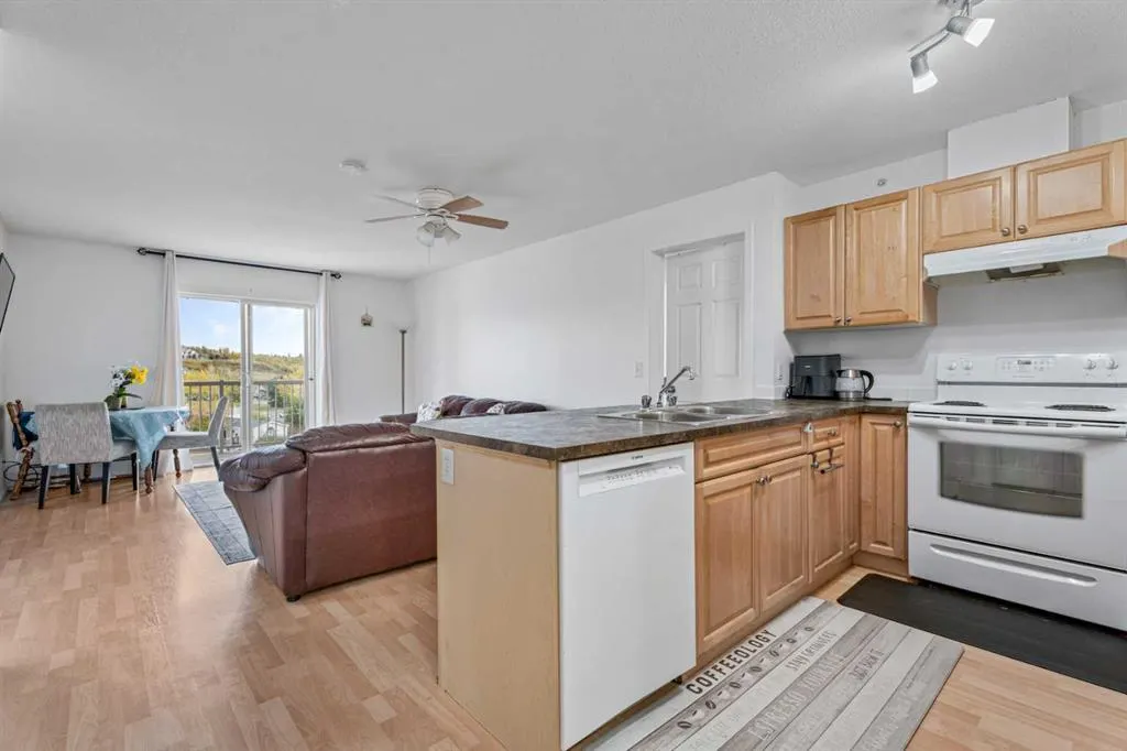 174 N Railway Street #401