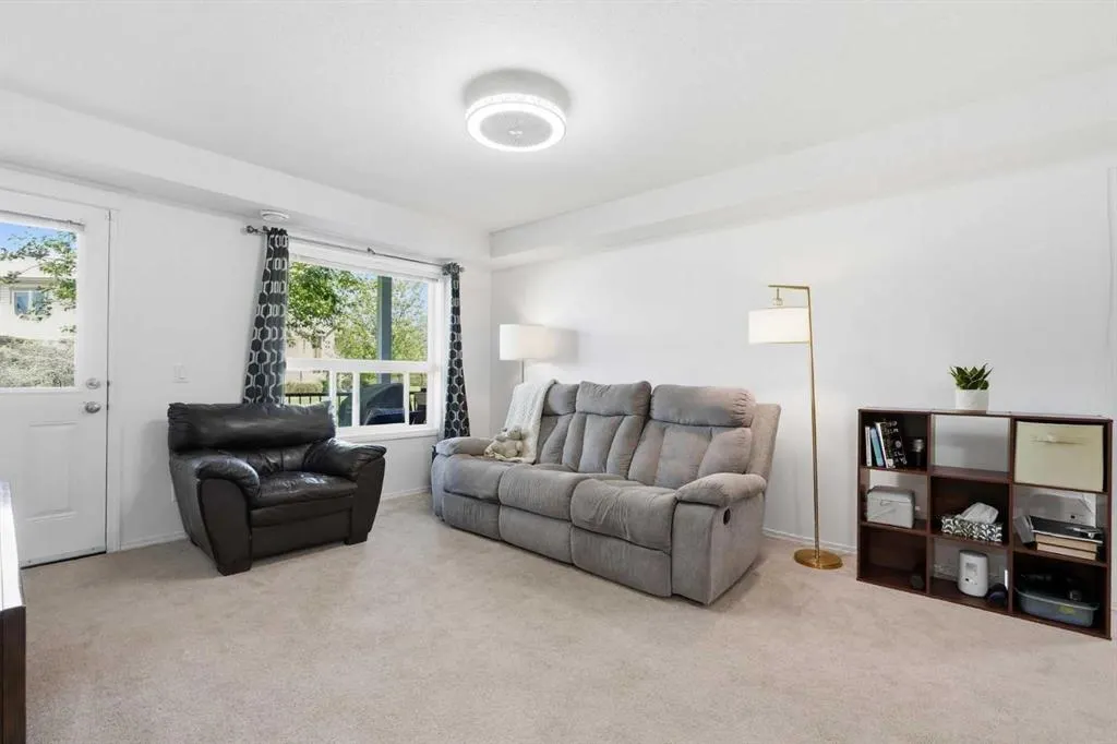 8 Bayside Place #400