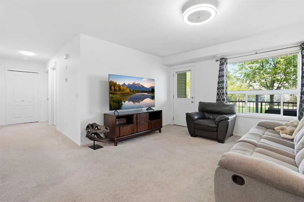 8 Bayside Place #400