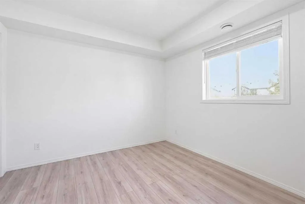 8 Bayside Place #400