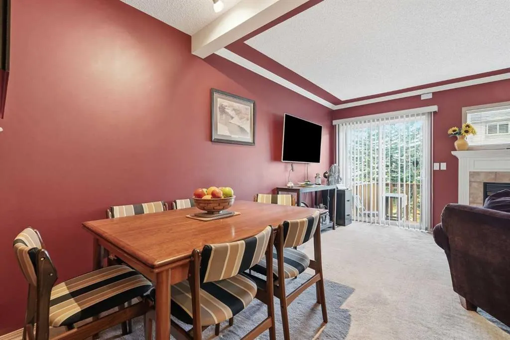 58 Country Hills Villas NW
