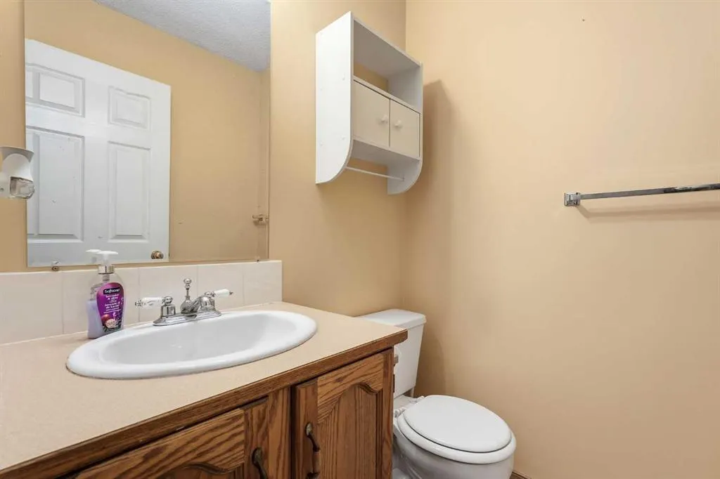 58 Country Hills Villas NW