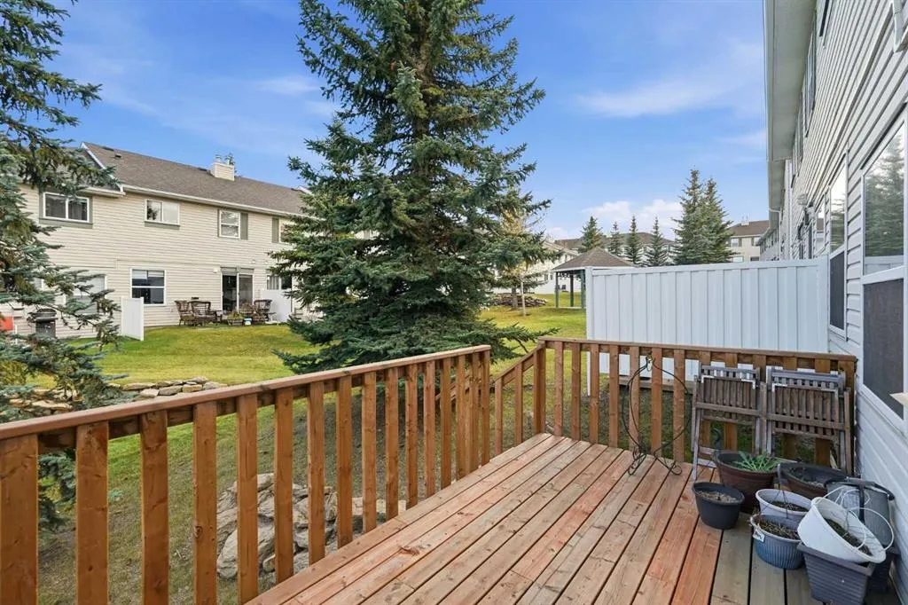 58 Country Hills Villas NW