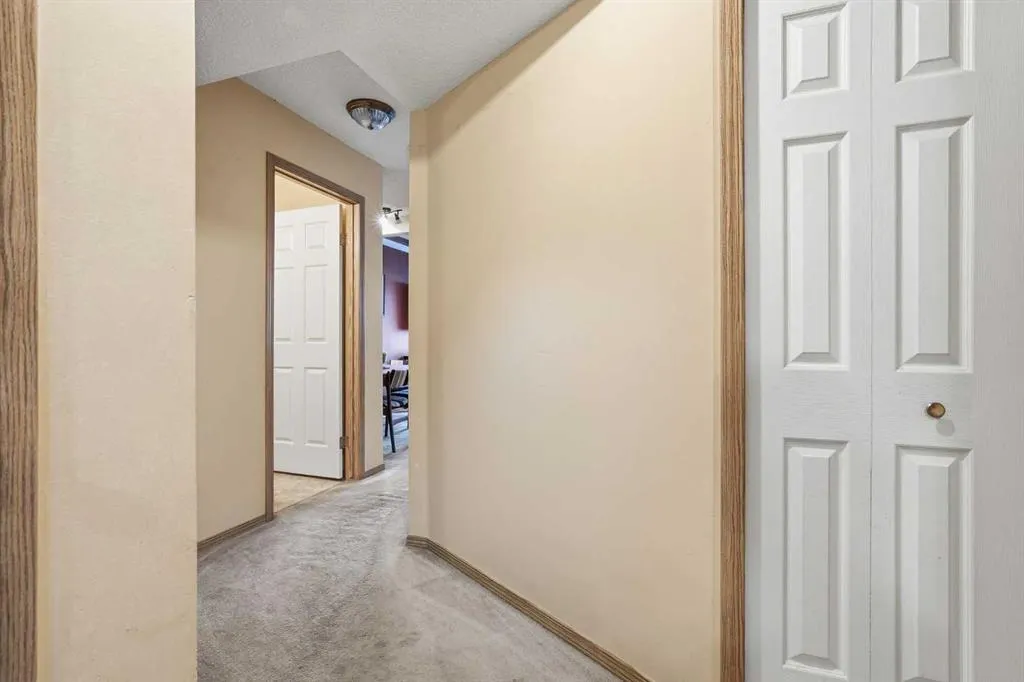 58 Country Hills Villas NW