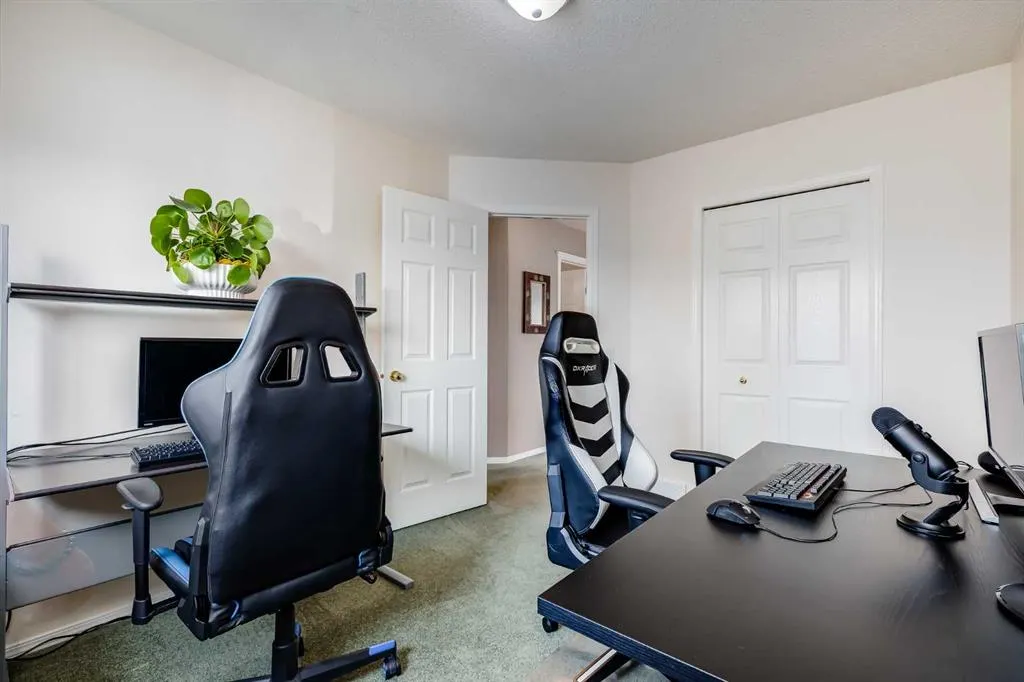 152 Covewood Green NE