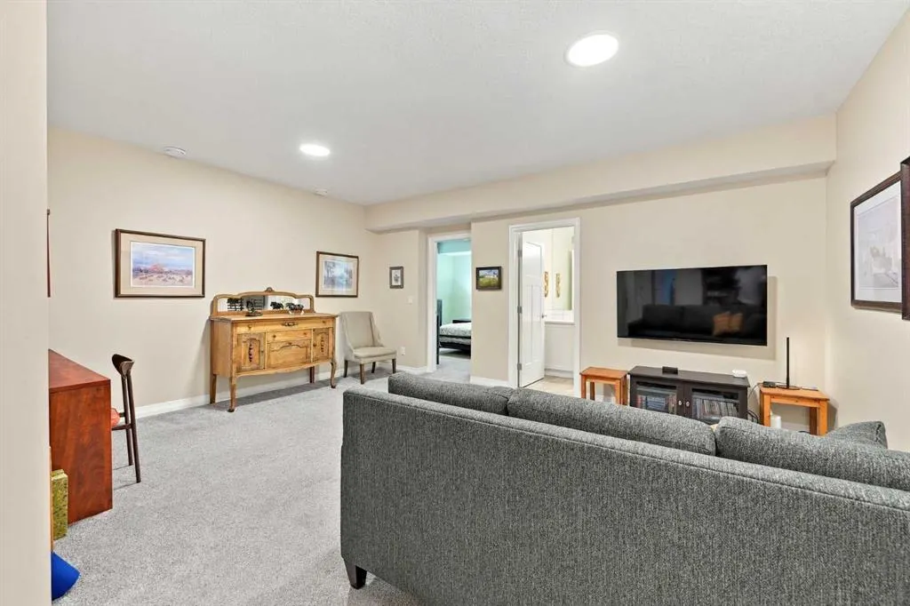 1911 Mahogany Boulevard SE