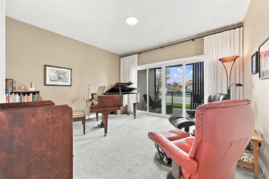 1911 Mahogany Boulevard SE