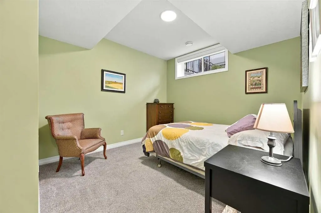 1911 Mahogany Boulevard SE