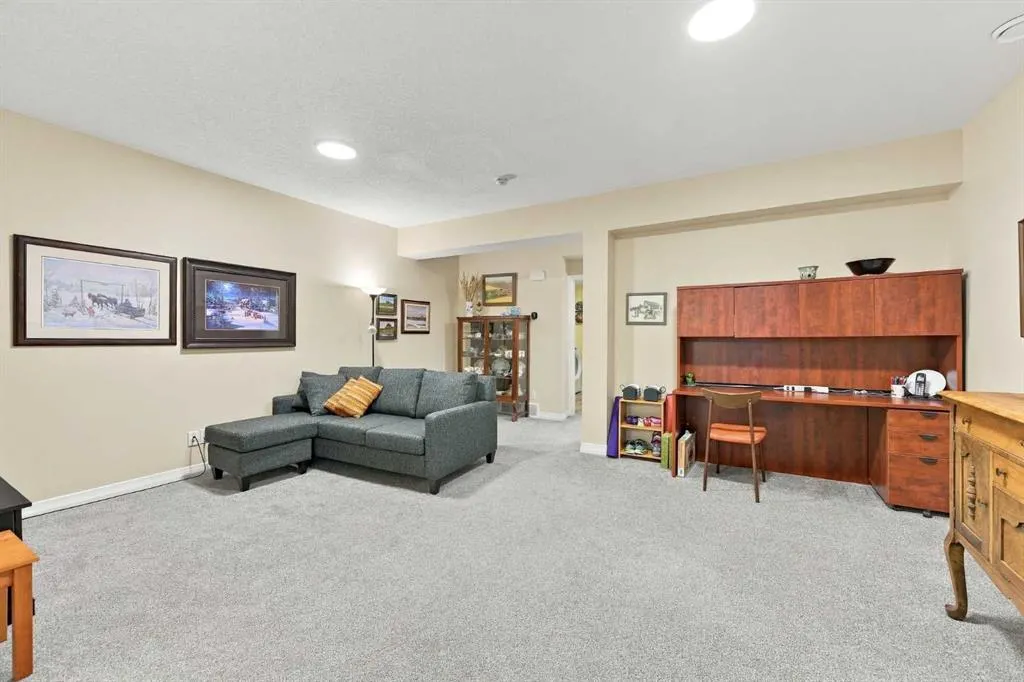 1911 Mahogany Boulevard SE