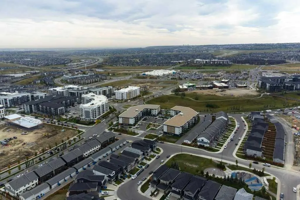 533 Sage Hill Road NW