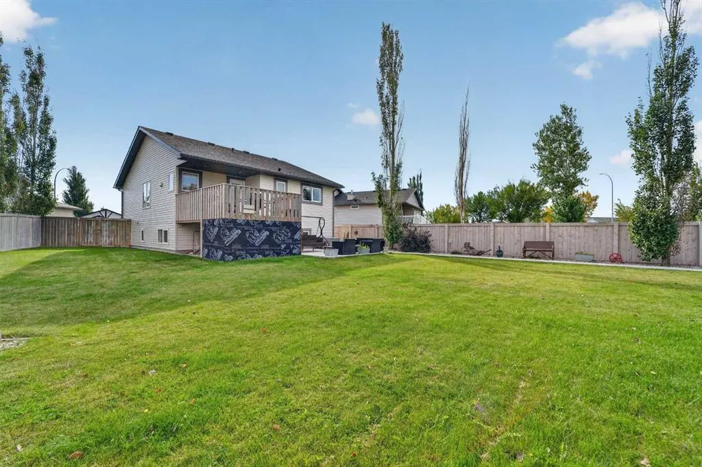 338 Silkstone Cove W