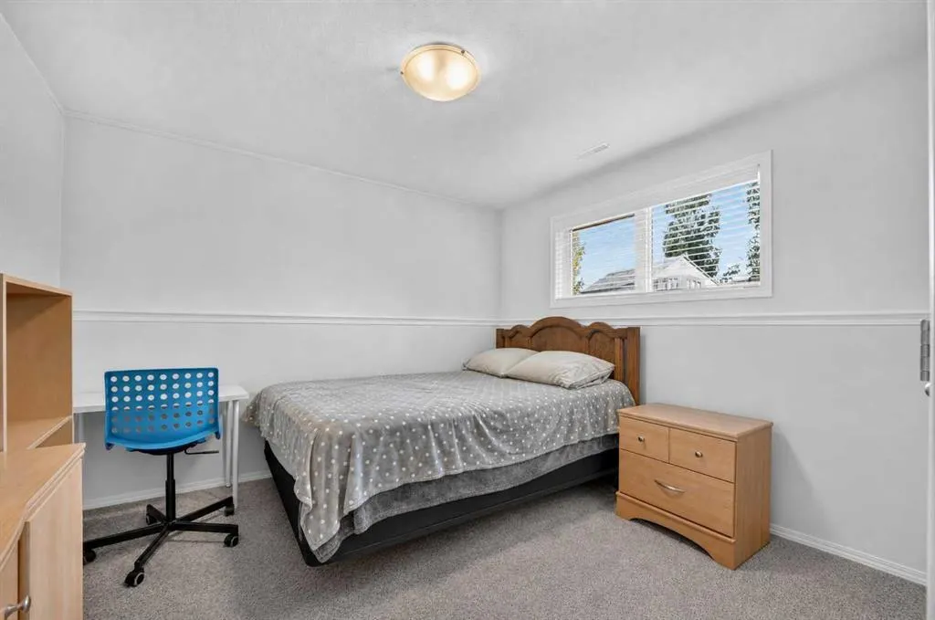 338 Silkstone Cove W