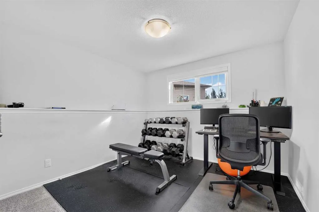 338 Silkstone Cove W