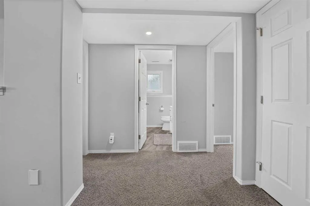 338 Silkstone Cove W