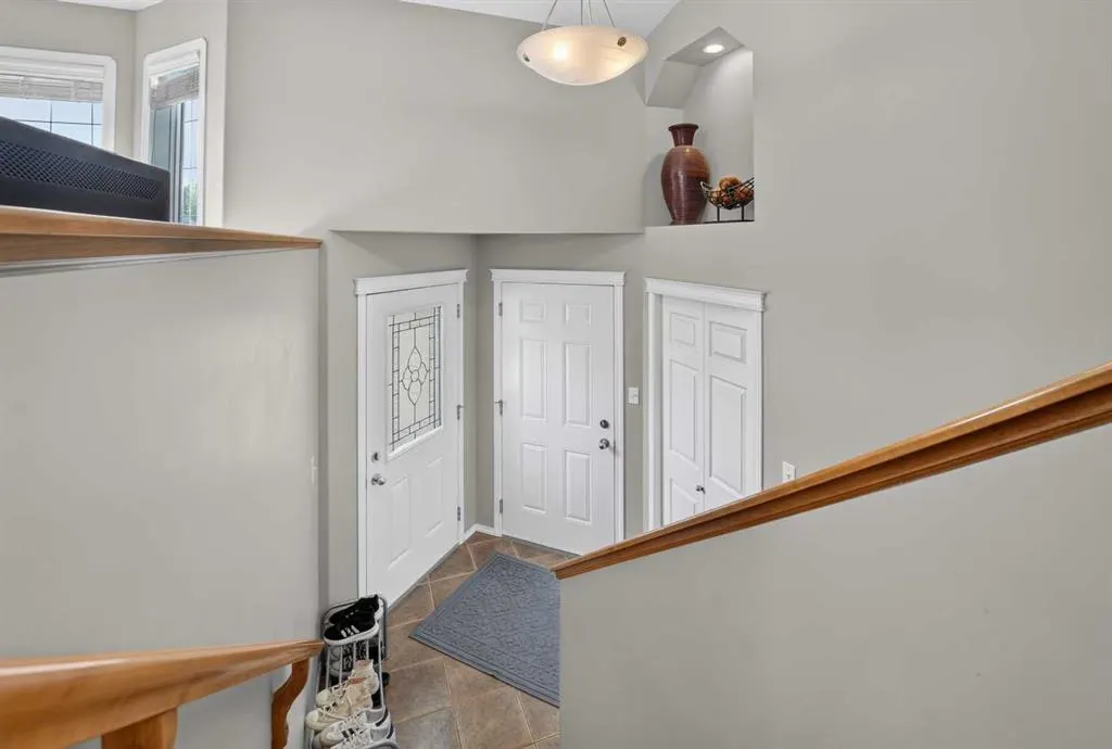 338 Silkstone Cove W
