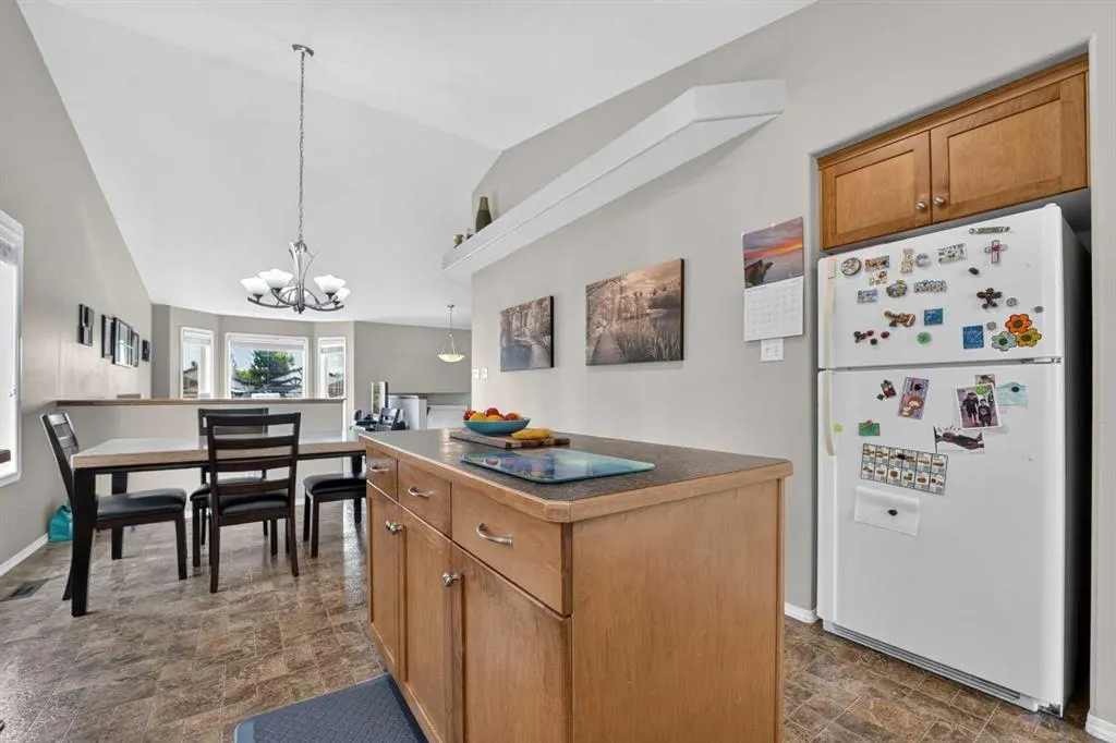 338 Silkstone Cove W