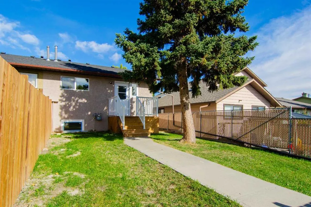 133 Berwick Drive NW