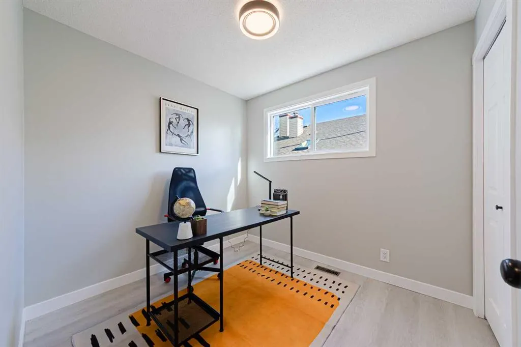 133 Berwick Drive NW