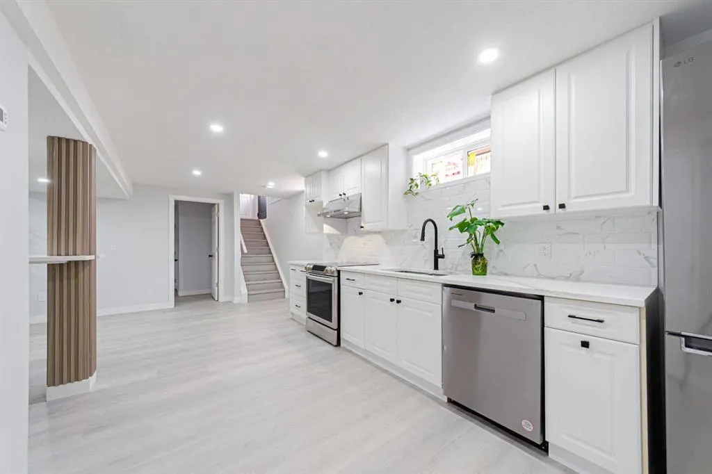 133 Berwick Drive NW
