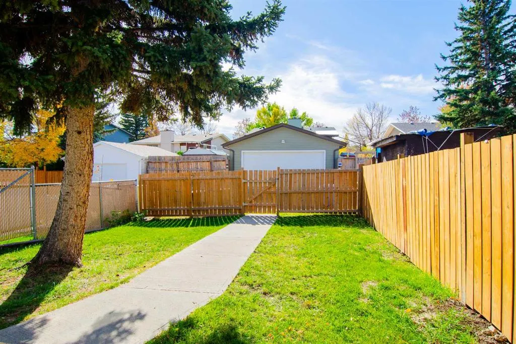 133 Berwick Drive NW