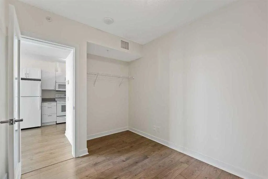 10 Brentwood Common NW #410