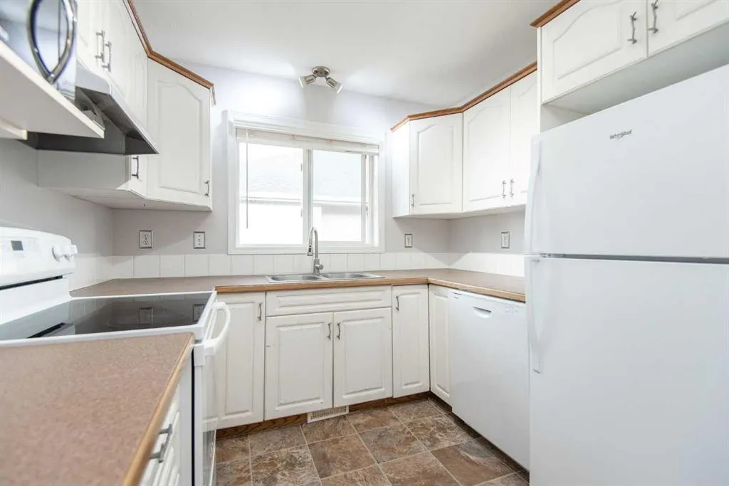 4626 44 Street #5