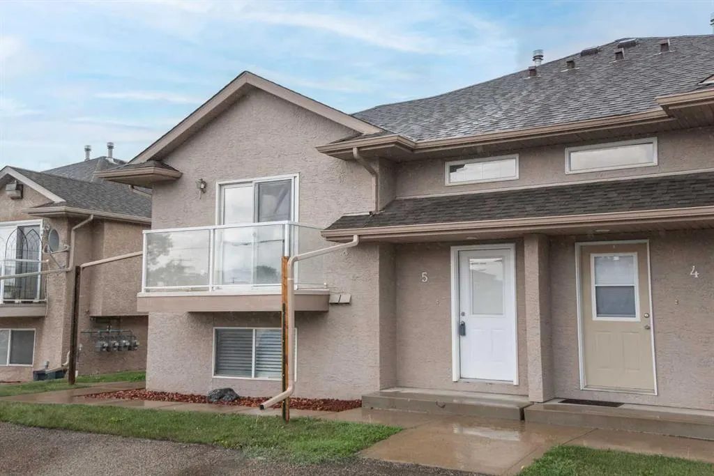 4626 44 Street #5