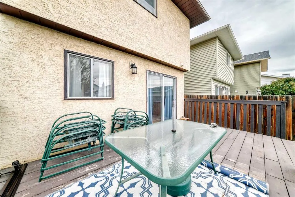 37 Martinridge Way NE