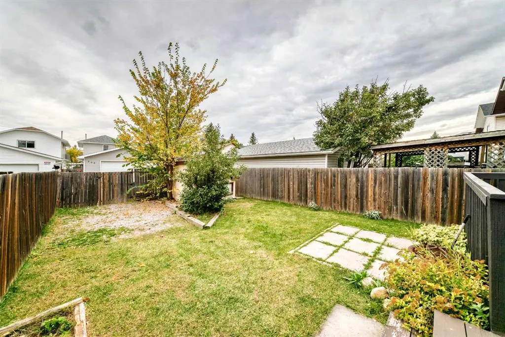 37 Martinridge Way NE