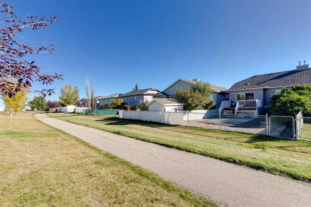 389 Stonegate Way NW