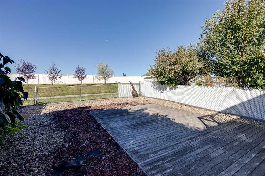 389 Stonegate Way NW