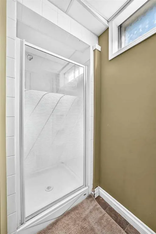 102 4 Avenue SE