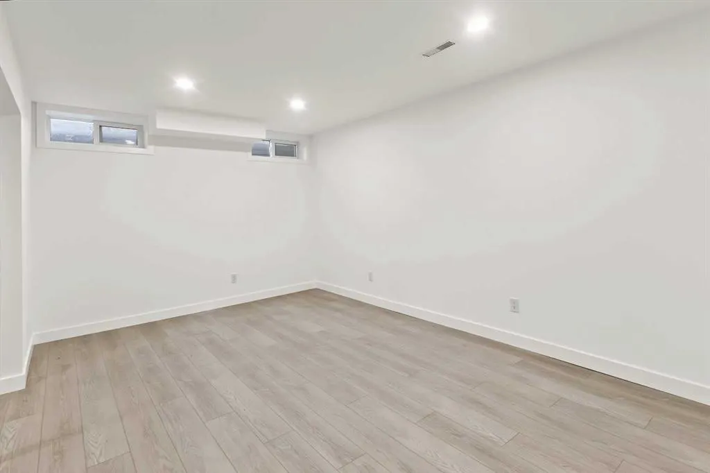 5315 53 Avenue NW #11