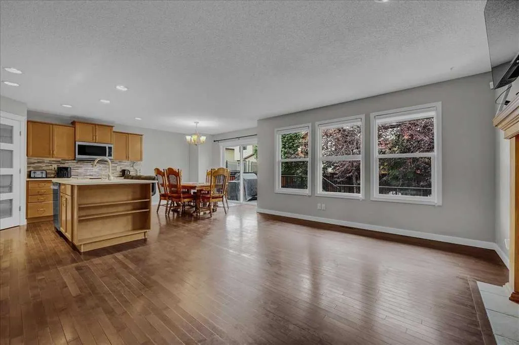 134 Autumn Close SE