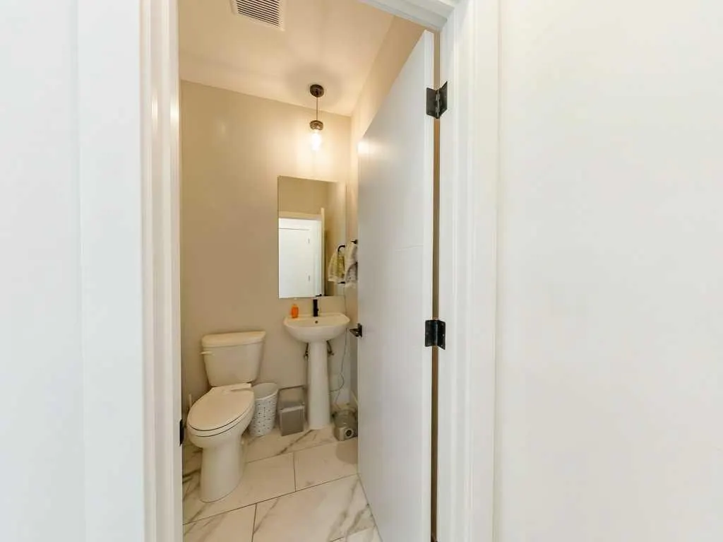 4531 Fairmont Gate S