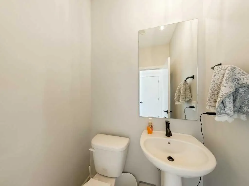 4531 Fairmont Gate S