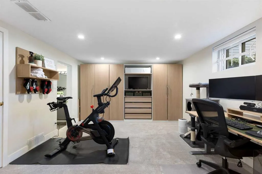 364 Killarney Glen Court SW