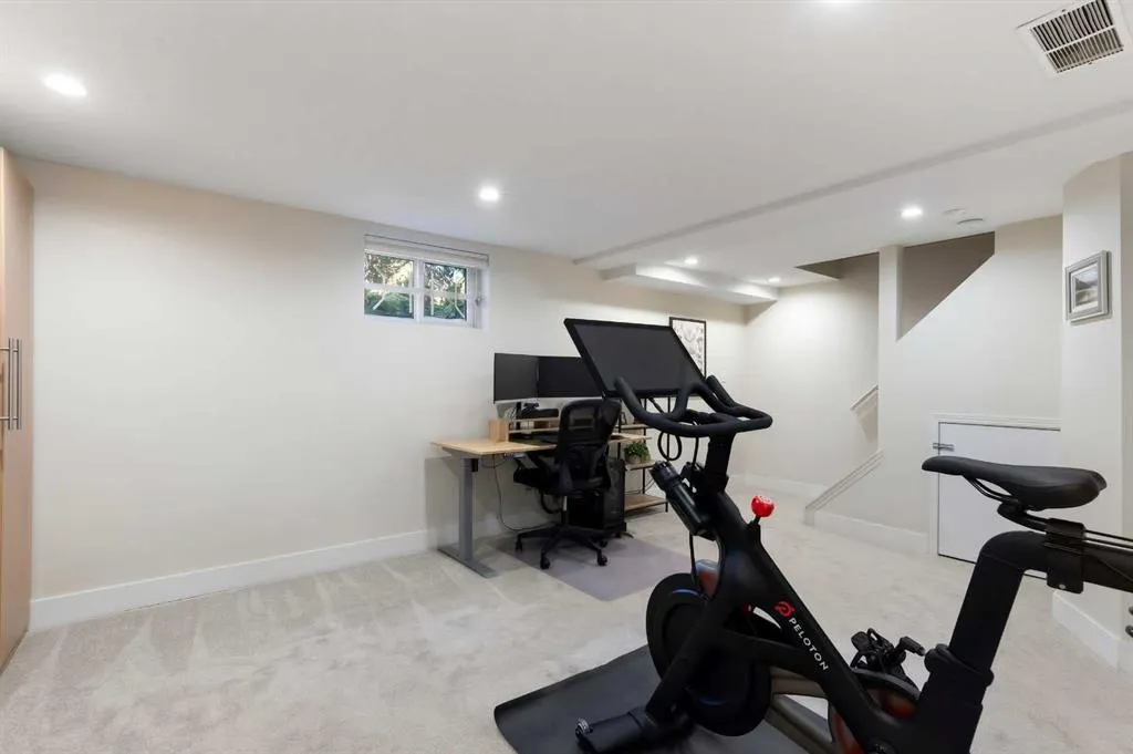 364 Killarney Glen Court SW