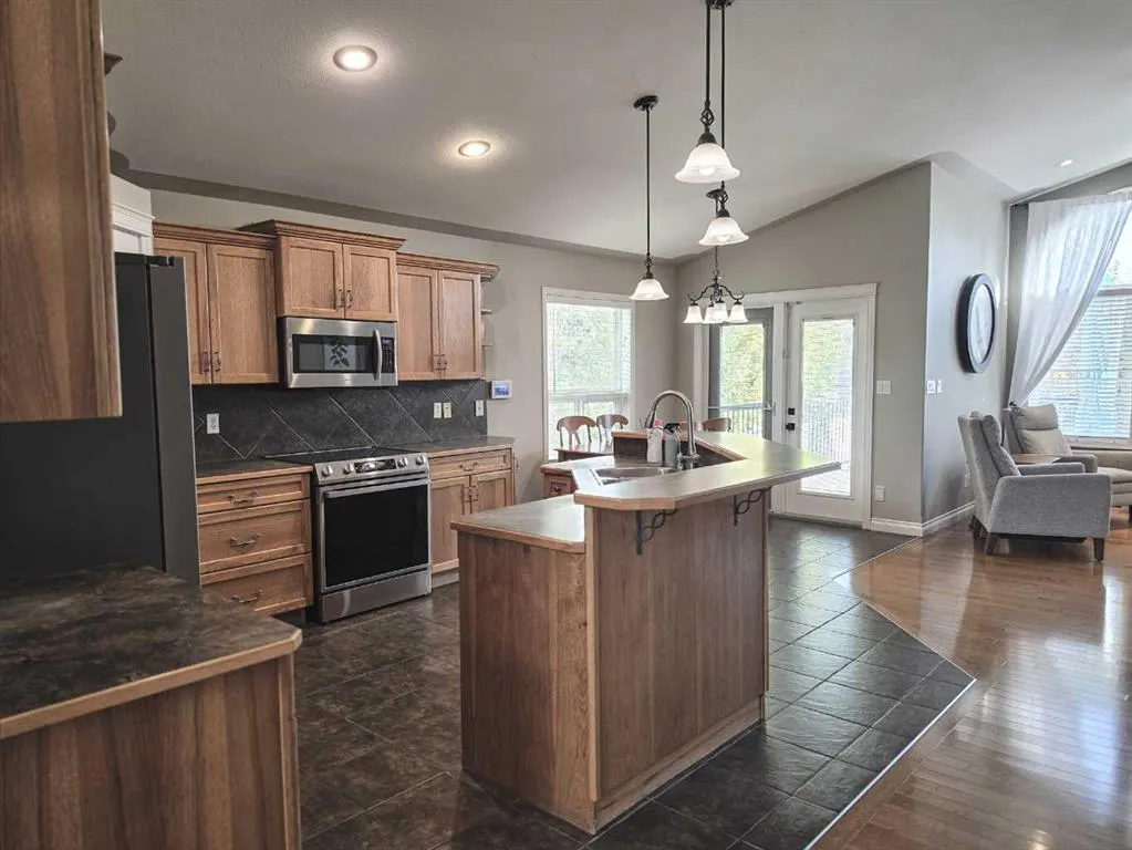 926 Ramage Crescent