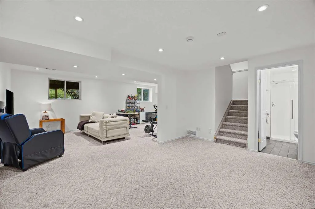 296 Hidden Ranch Circle NW