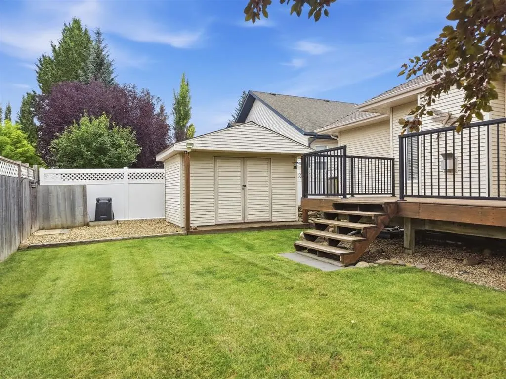 110 Ainsworth Crescent
