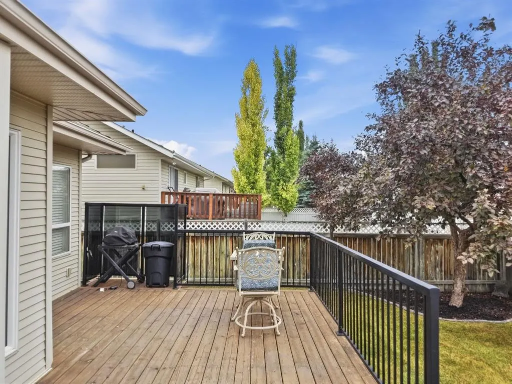 110 Ainsworth Crescent