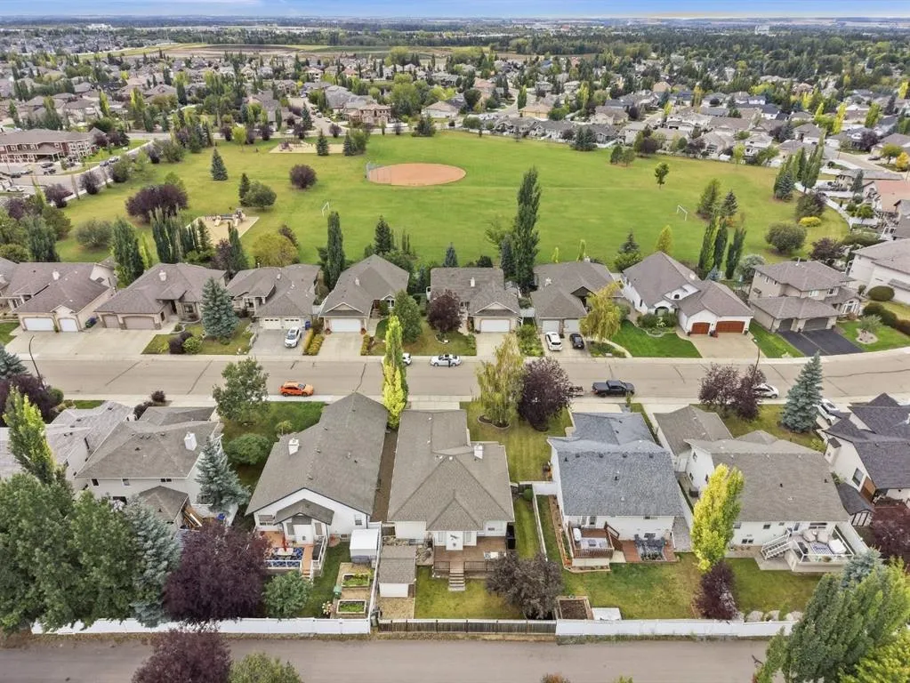 110 Ainsworth Crescent