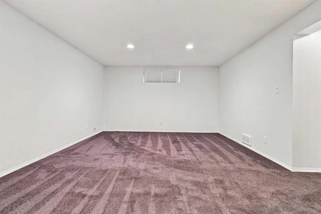 115 Evansmeade Crescent NW