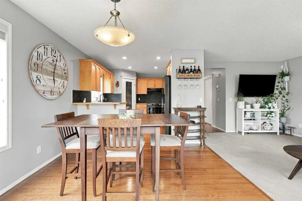 115 Evansmeade Crescent NW