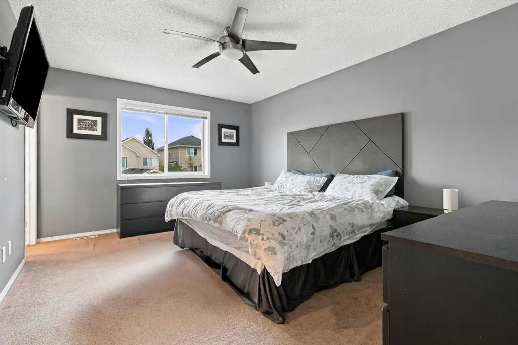 115 Evansmeade Crescent NW